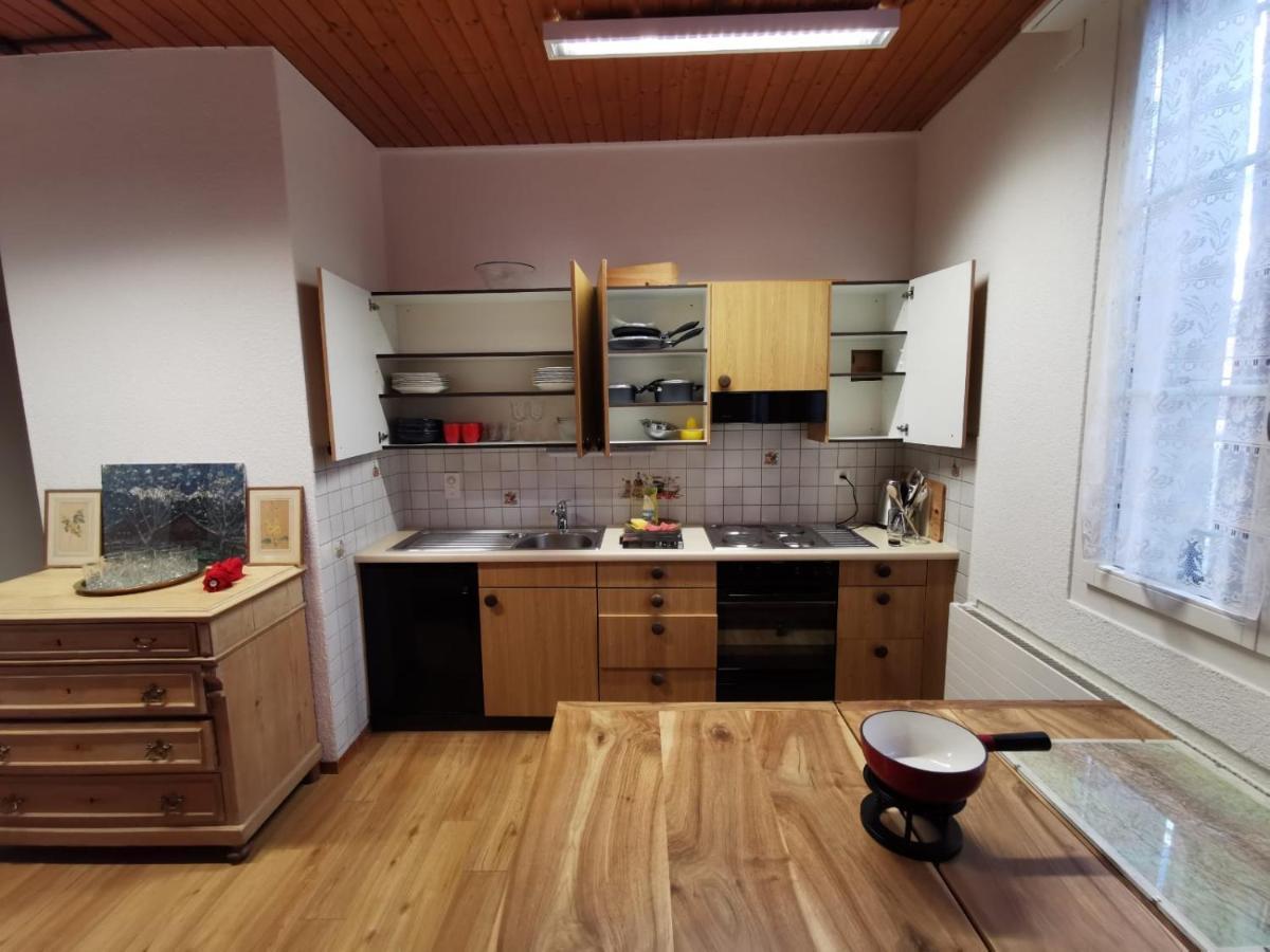 Simple Studio 36M2 In The Center Of Burgdorf Private Parking Small Bathroom Exterior foto